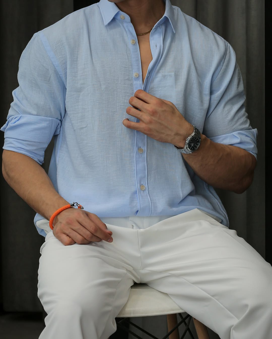 Men's Lightweight Textured Spread Collar Long Sleeve Button Down Shirt